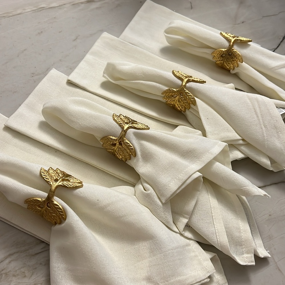 Set of 8 Cloth Napkins, Creamy Off-White. NWT
